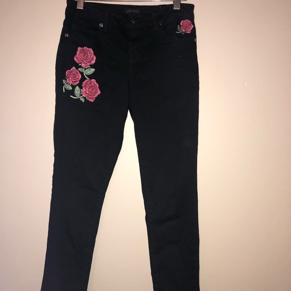 Jeans - Picture 1 of 3